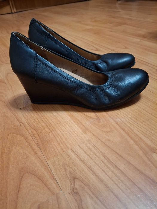 Półbuty damskie Lasocki skórzane czarne rozm. 36.