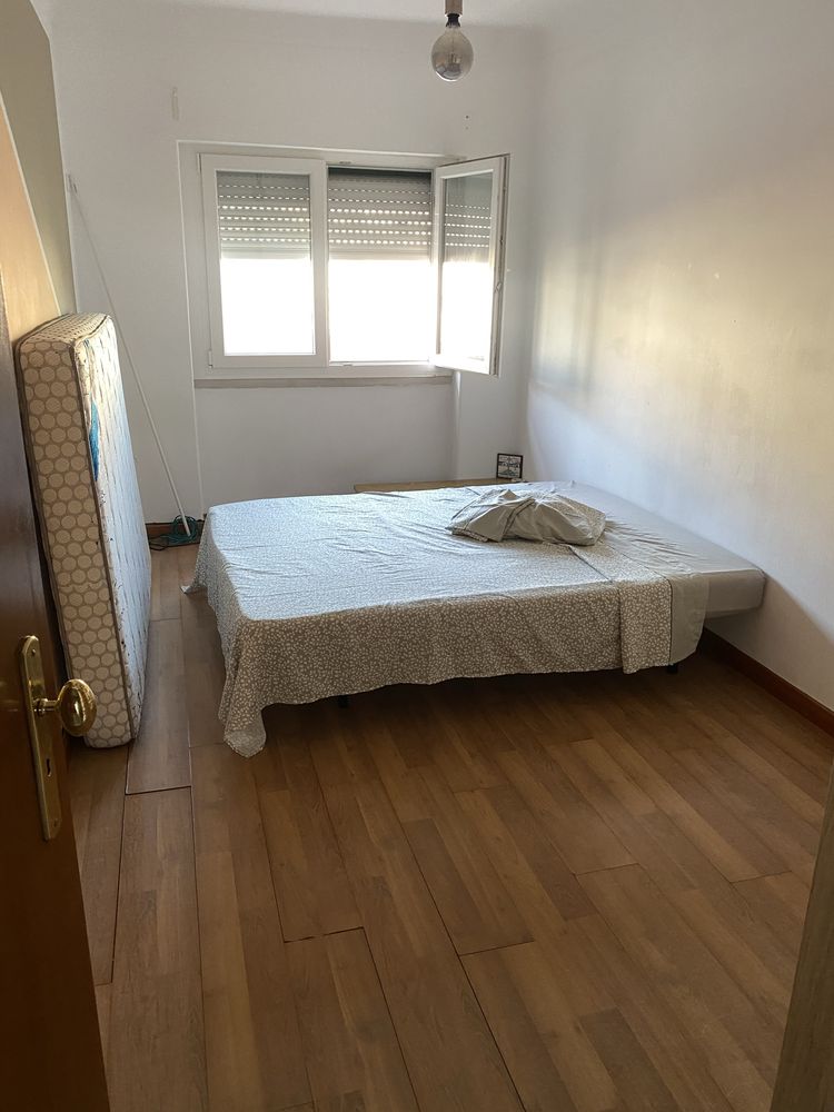Arrendamento de quarto em almada