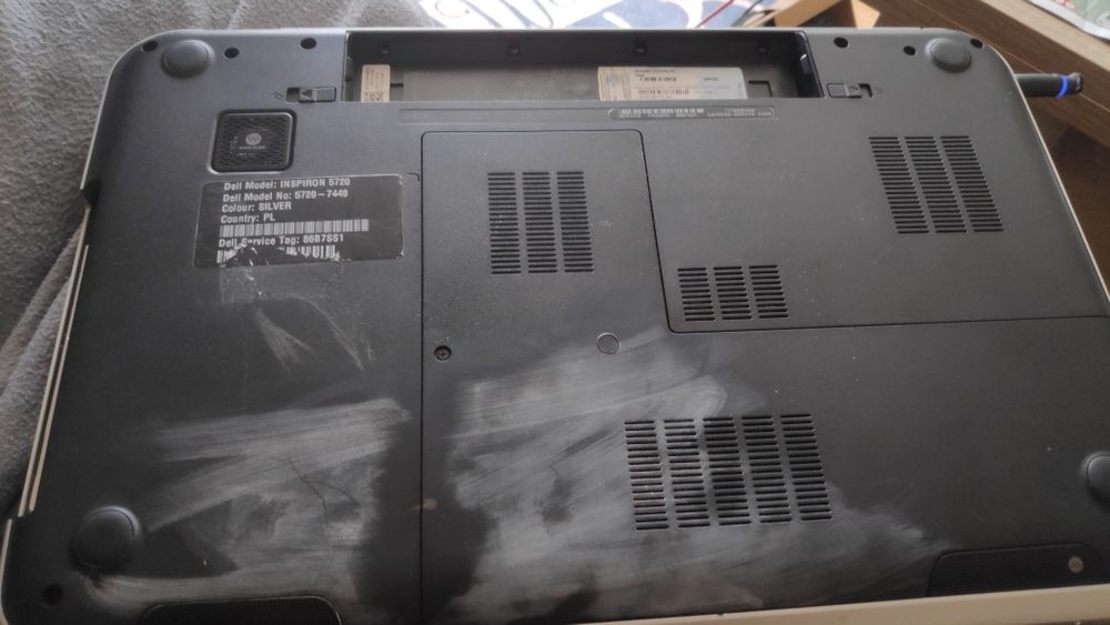 Laptop Dell. 17  cali Nova bateria