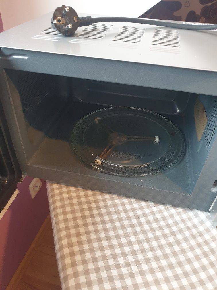 Kuchenka mikrofalowa Zelmer ZMW3002X