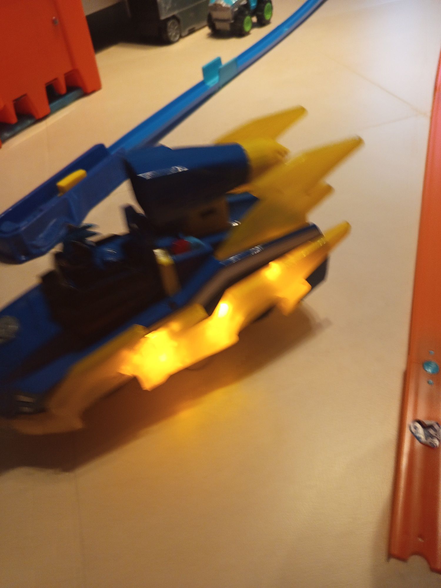 Kosmo Chase pojazd transformujący psi patrol