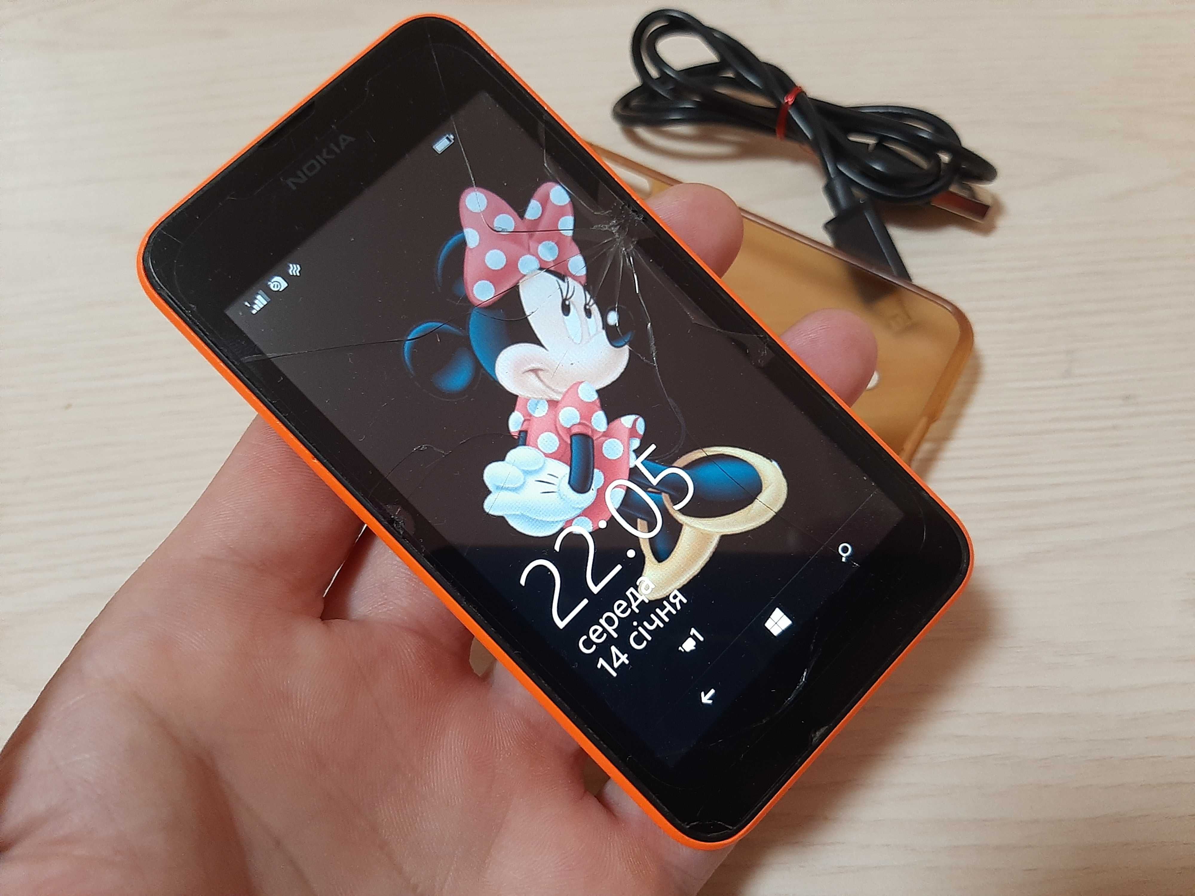 Смартфон"Nokia Lumia 530"+чехол и шнур(рабочий)