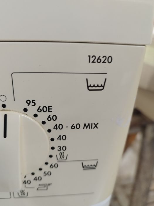 Máquina de lavar e secar roupa