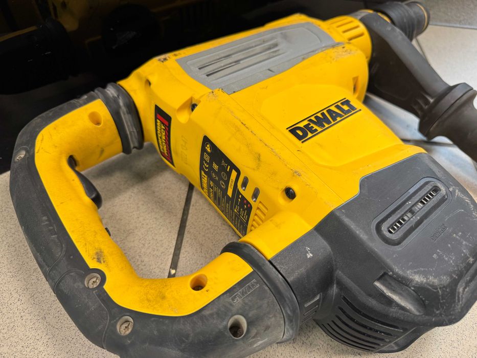 DeWalt Młotowiertarka Młot SDS-MAX 10,5J 1350W w walizce D25614K