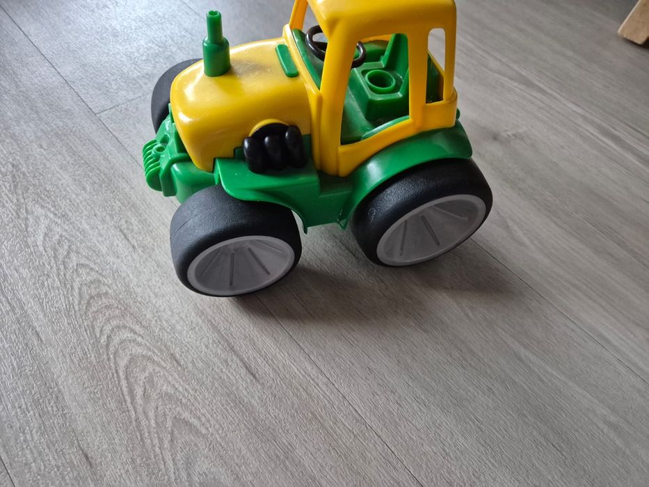 Traktor zabawka dla dzieci