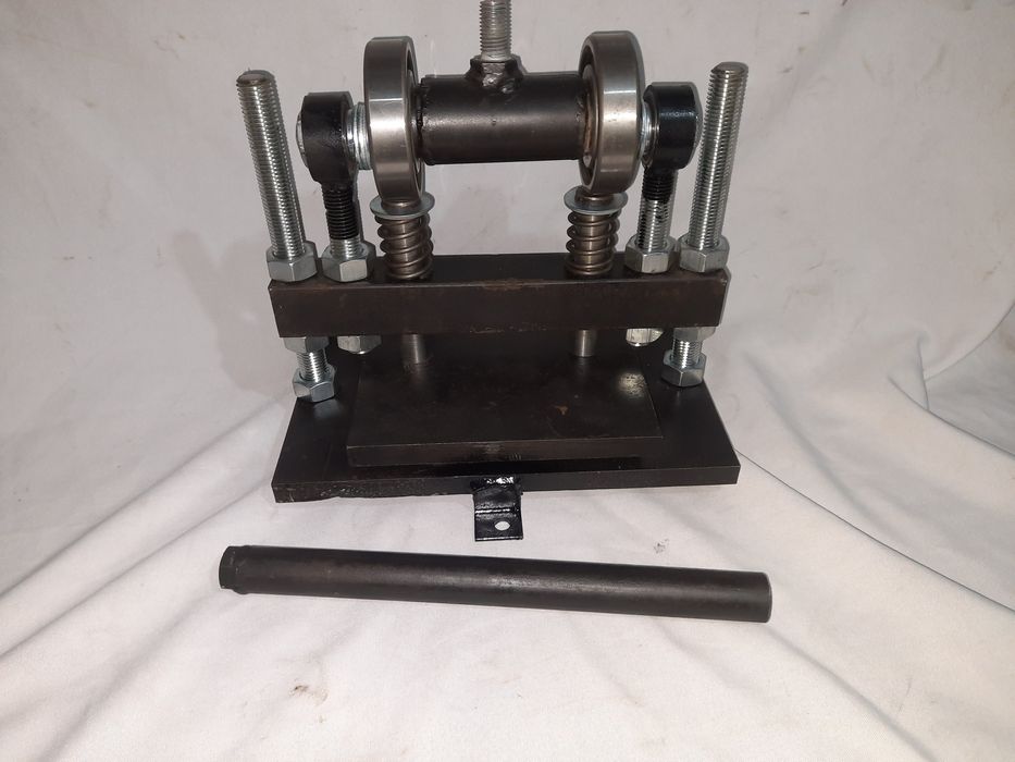 Прес для шкіри, вирубний прес (пресс для кожи,вырубочный пресс)