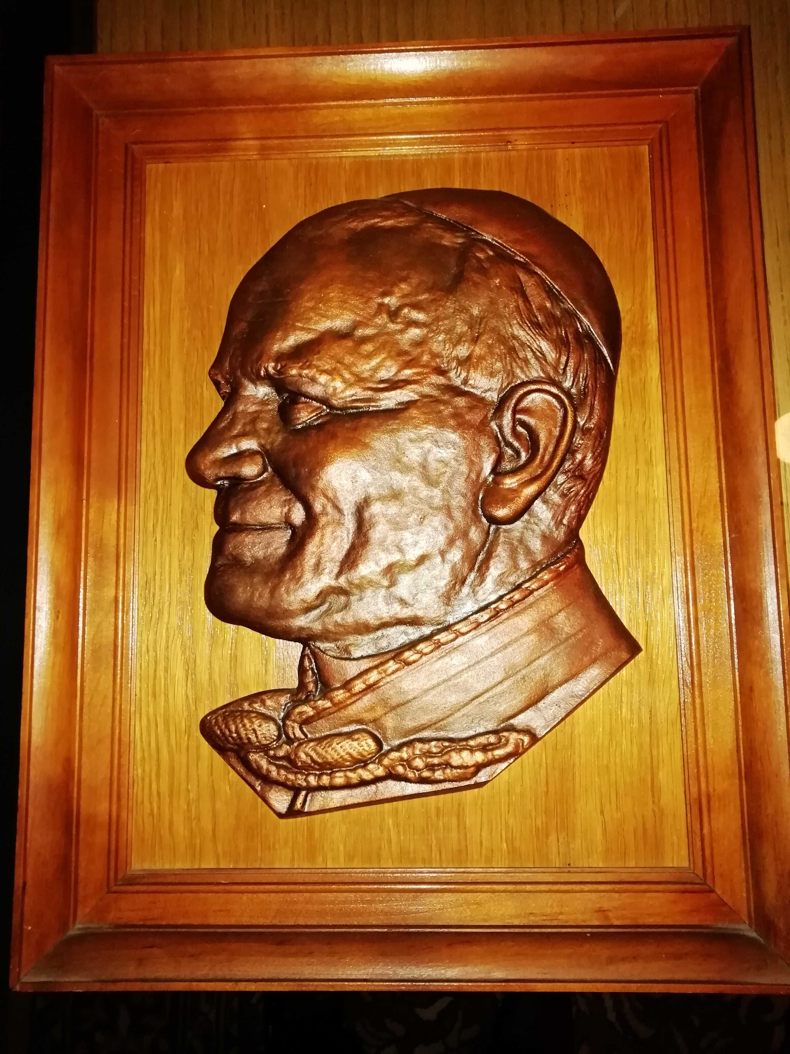 Płaskorzeźba Jana Pawła II z okresuPRL