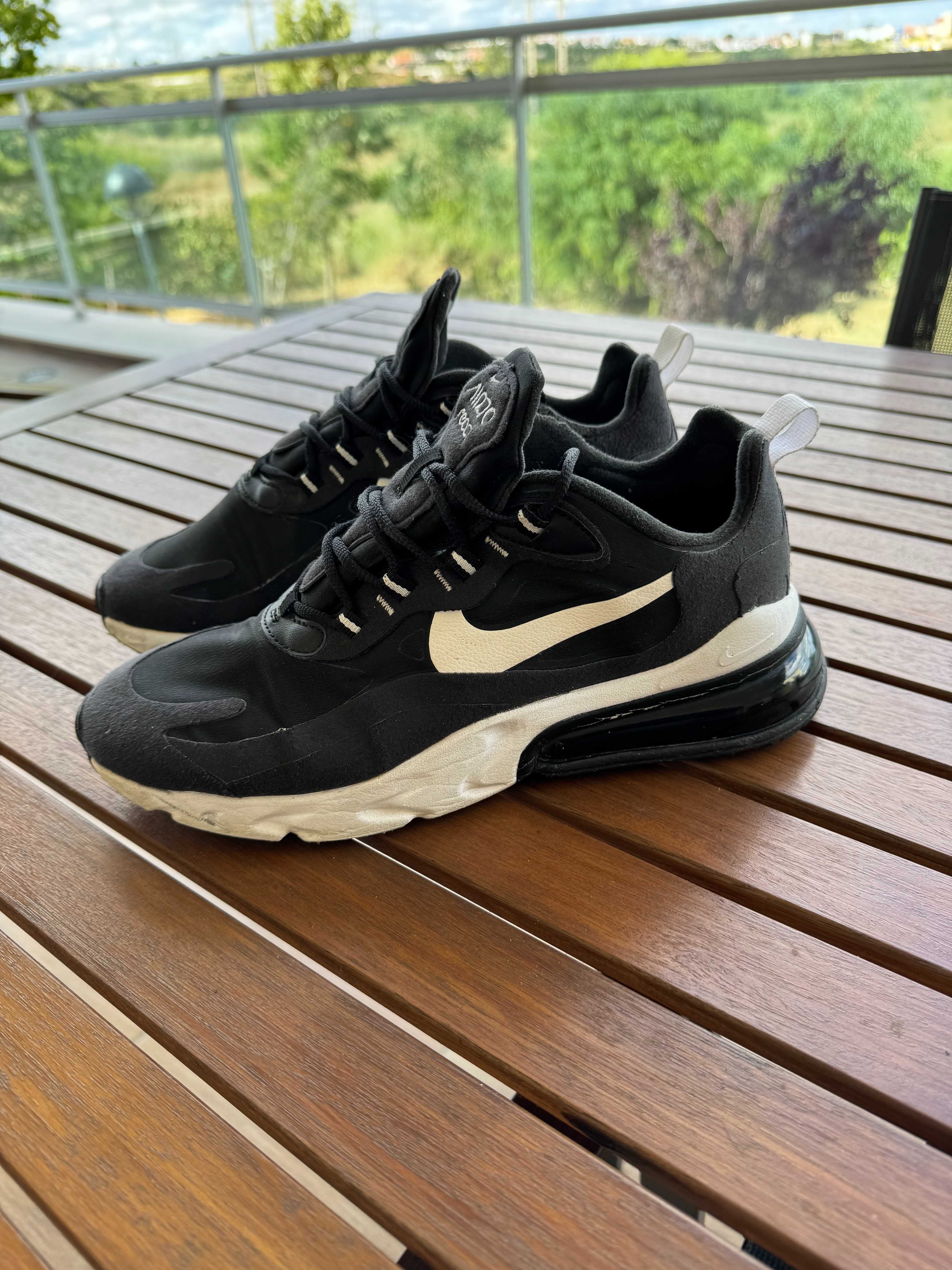 Nike AirMax React 70 Pretos