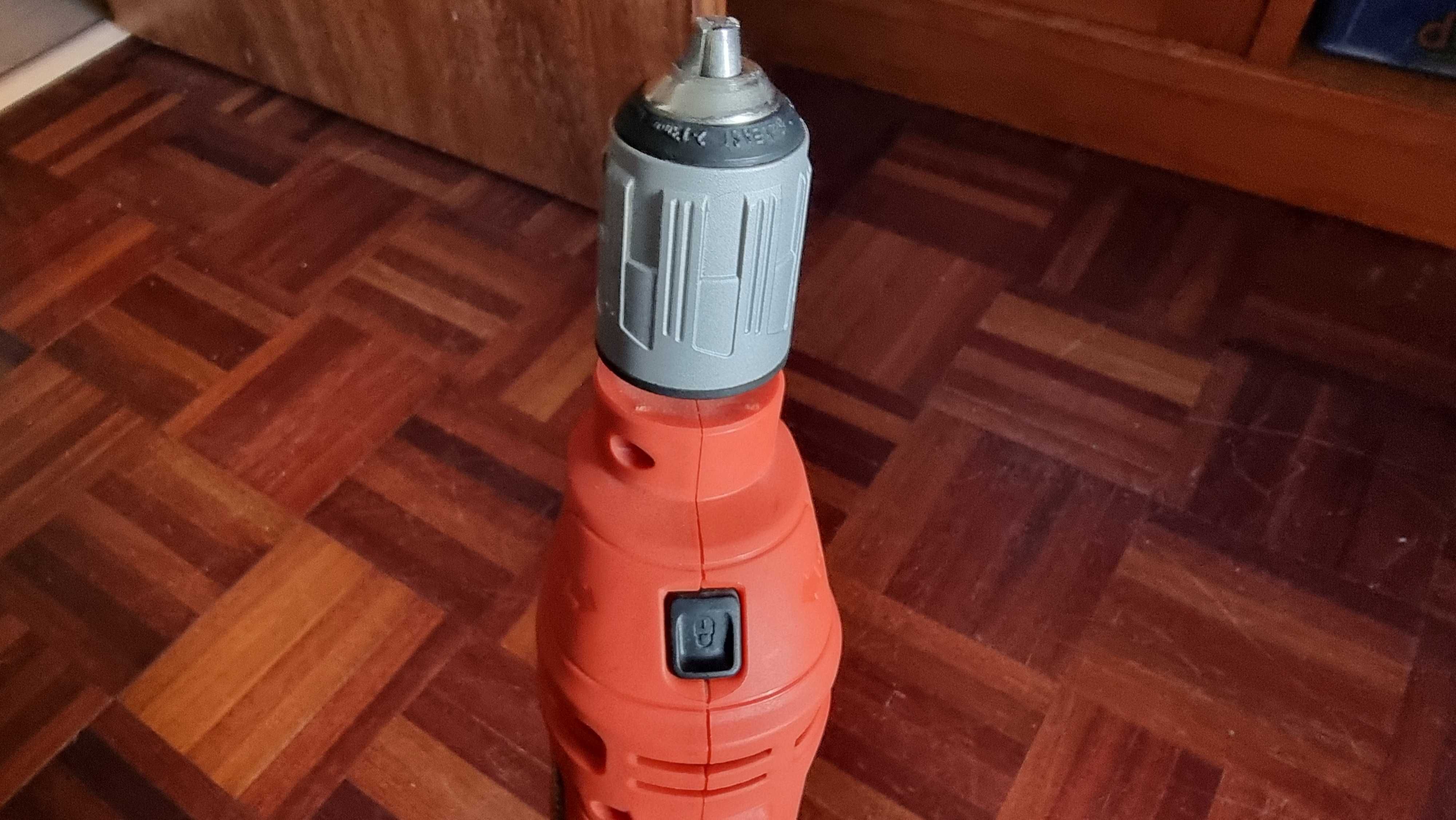 Berbequim Black&Decker mod. KR554CRES 550W como novo