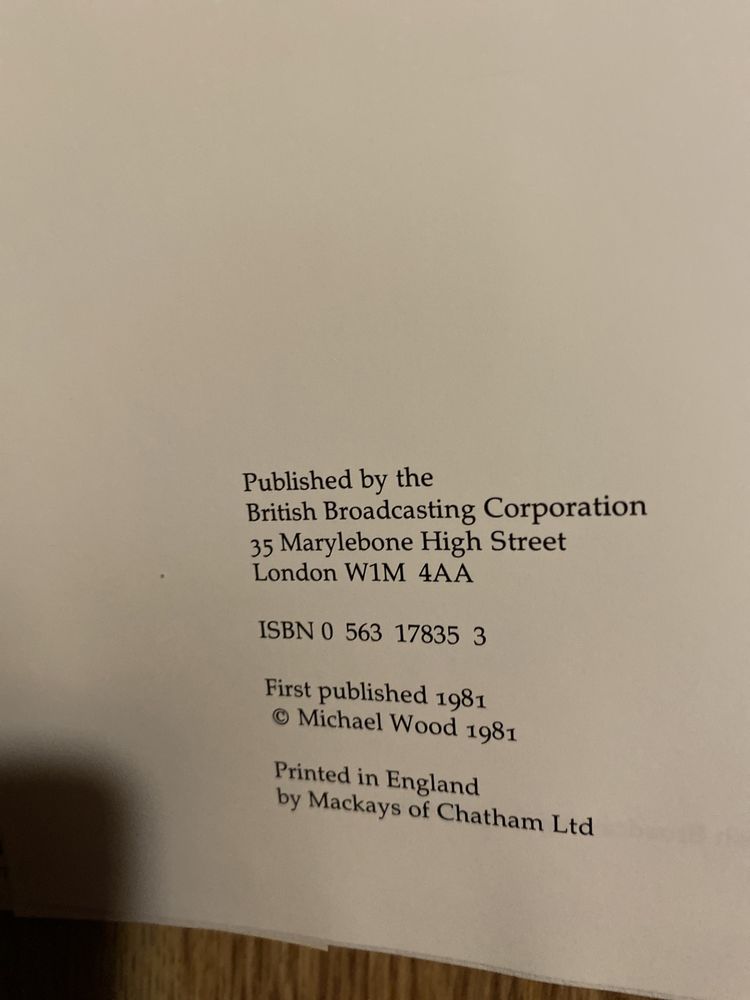 Livro In Search of the dark ages - Michael Wood