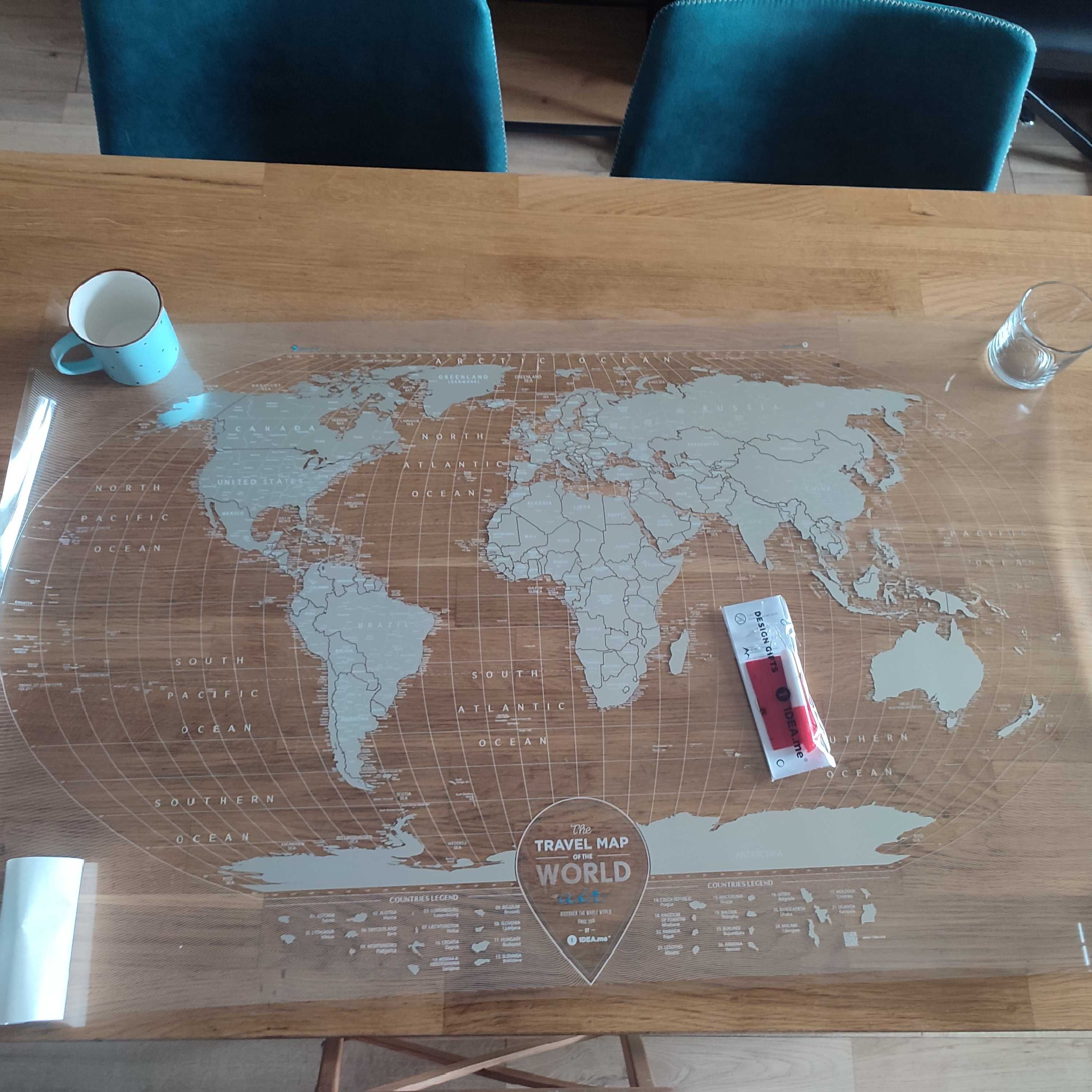 Mapa świata zdrapka scratch map transparentna