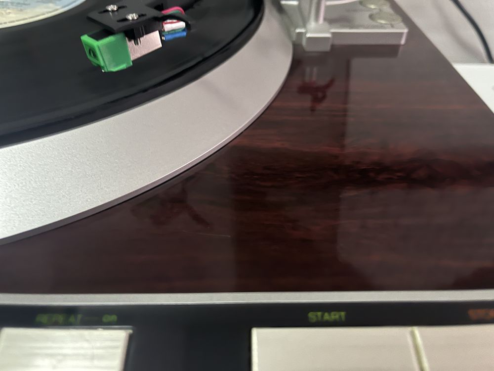 Вініловий програвач Denon DP-37 F один з кращих автоматик , Black Cat