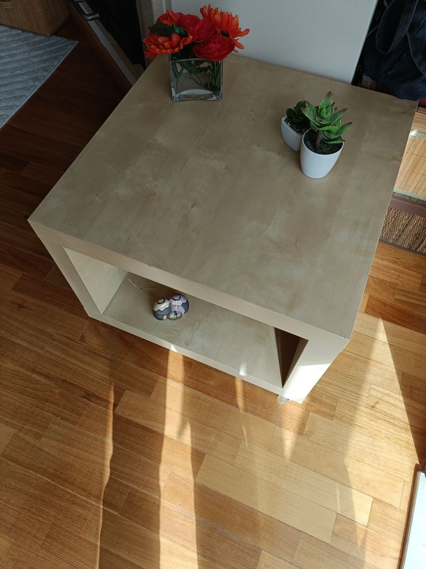 Mesa de centro ou de apoio IKEA. Tenho 2