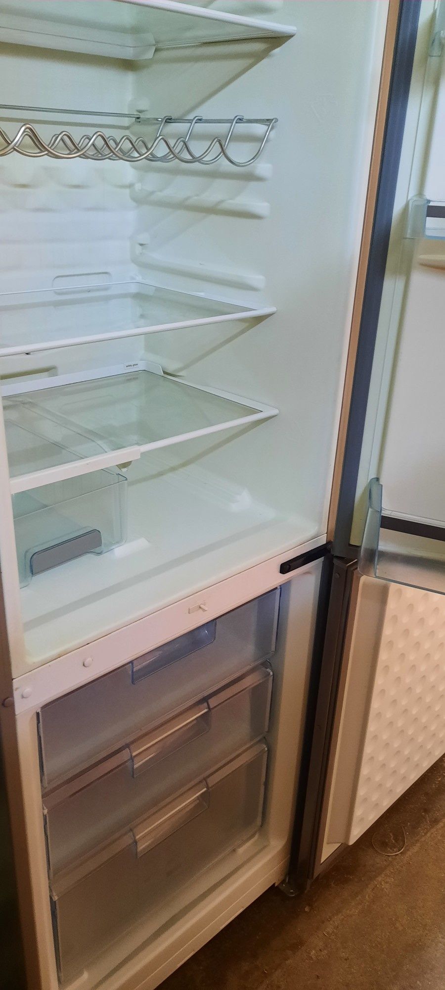Sprzedam lodówkę BOSCH