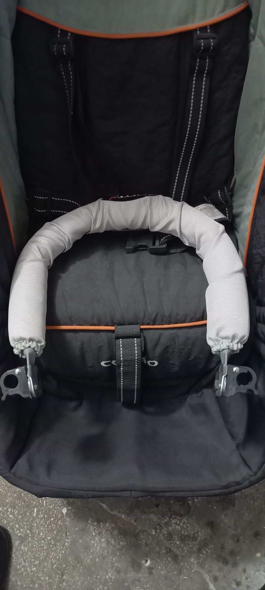 Uniwersalny uchwyt do wózka spacerowego. Polecam