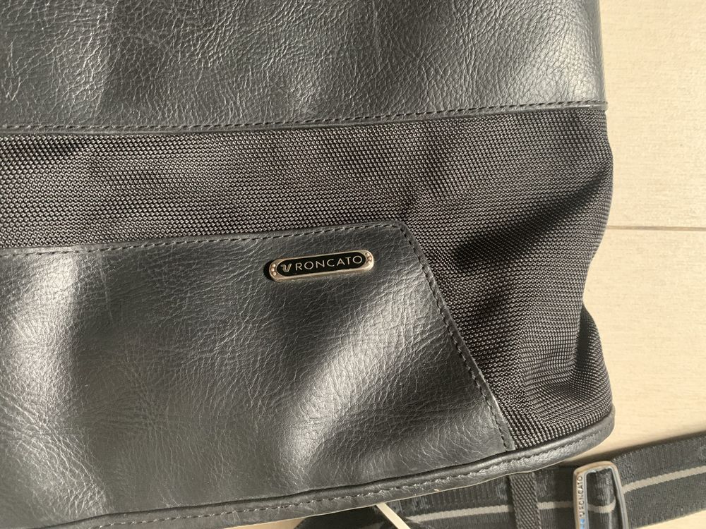 Czarna torba na laptopa Roncato
