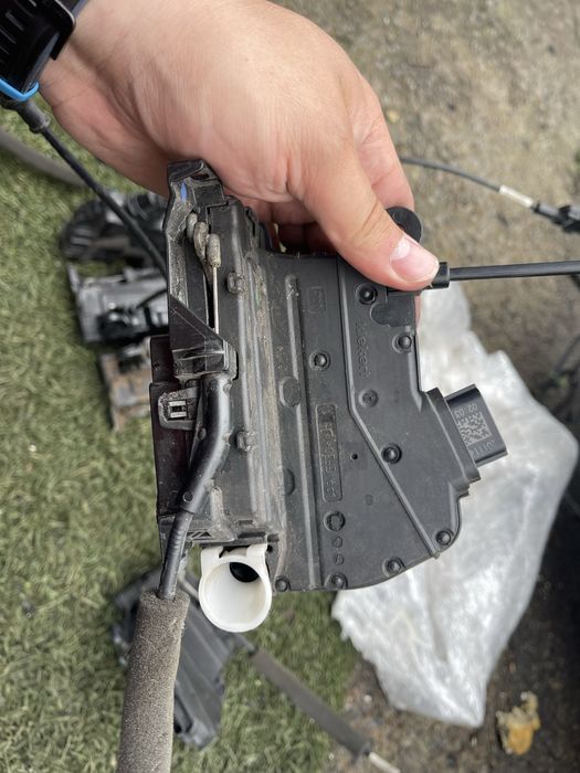 Зомок двері renault fluence флюенс 2015, 2016 р kiekert