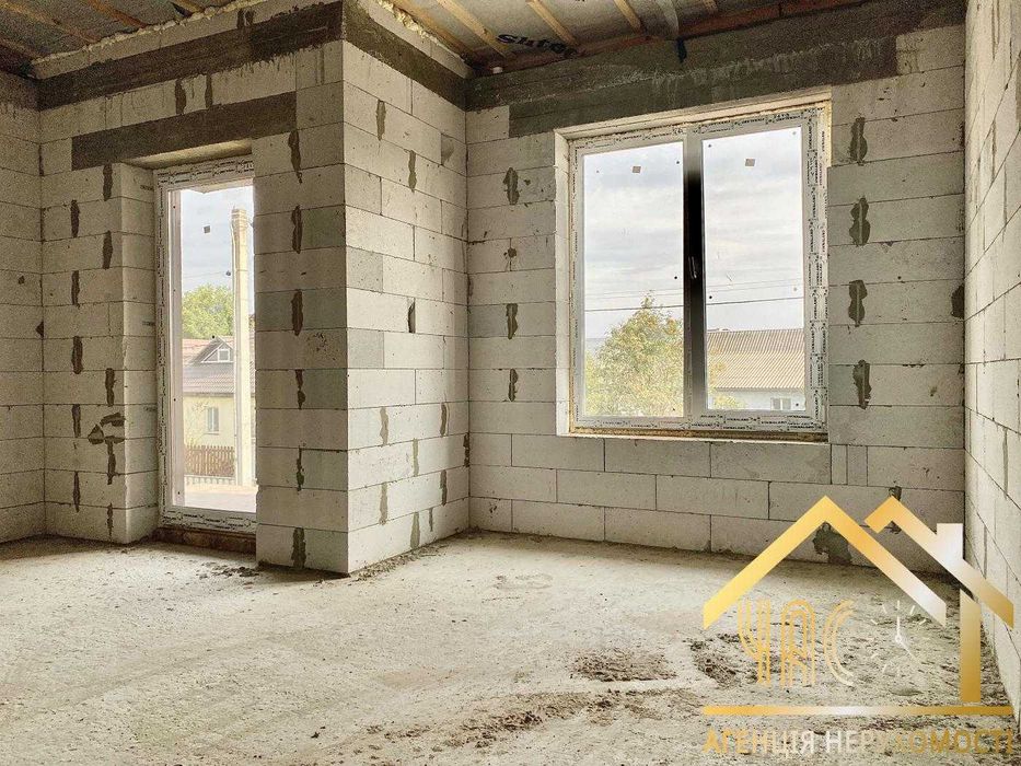 Продаж дуплексу без ремонту 130 м2 у центрі с. Гатне