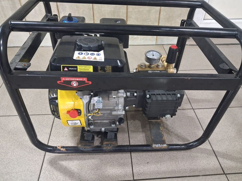 Продам бензинову мийку високого тиску