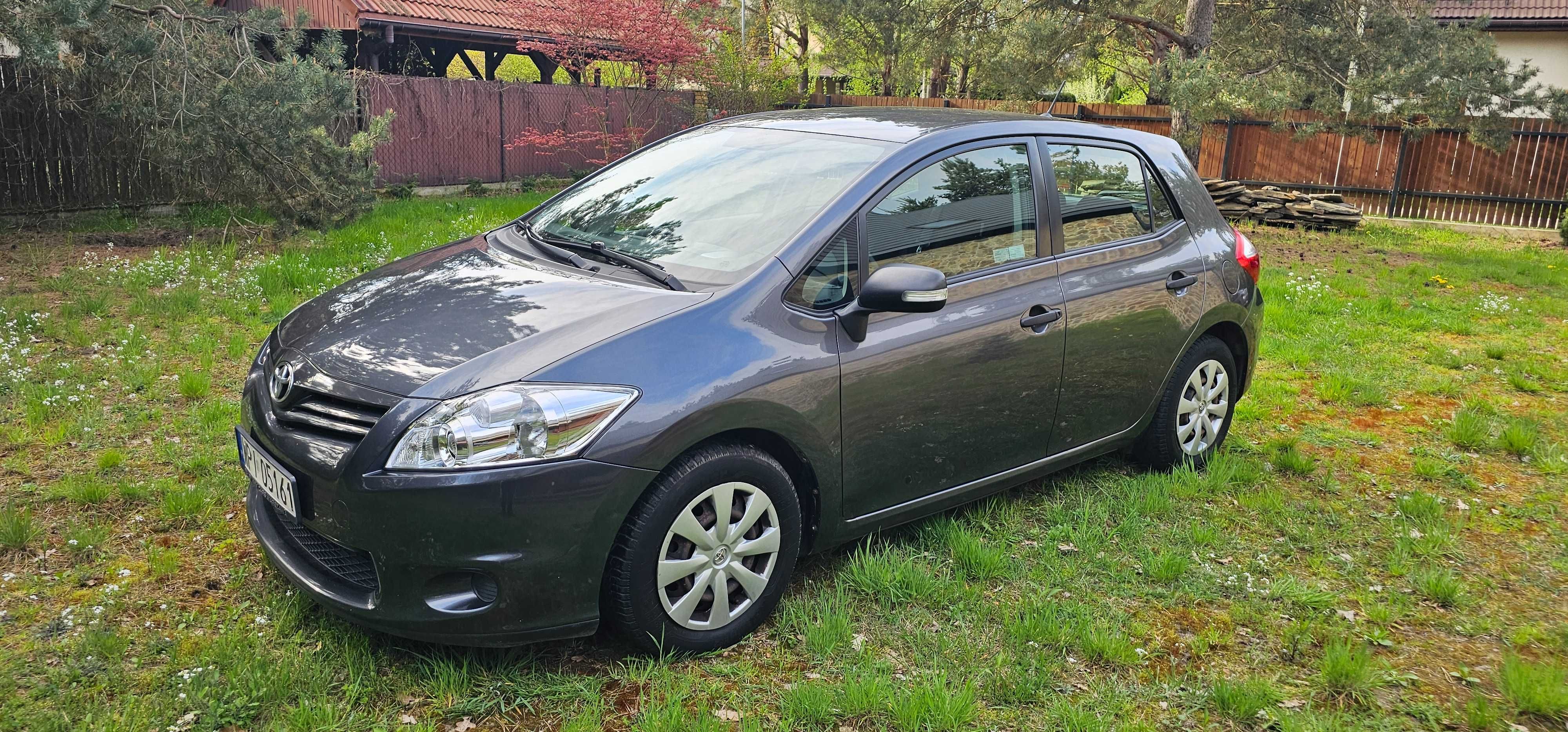 Toyota Auris 2011