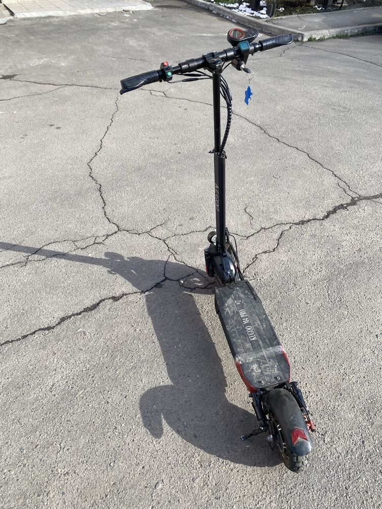 ПРОДАМ електро самокат Kugoo m4 pro