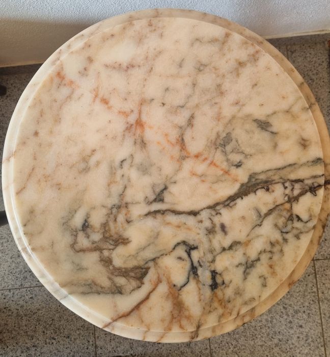 Mesa centro com pedra mármore