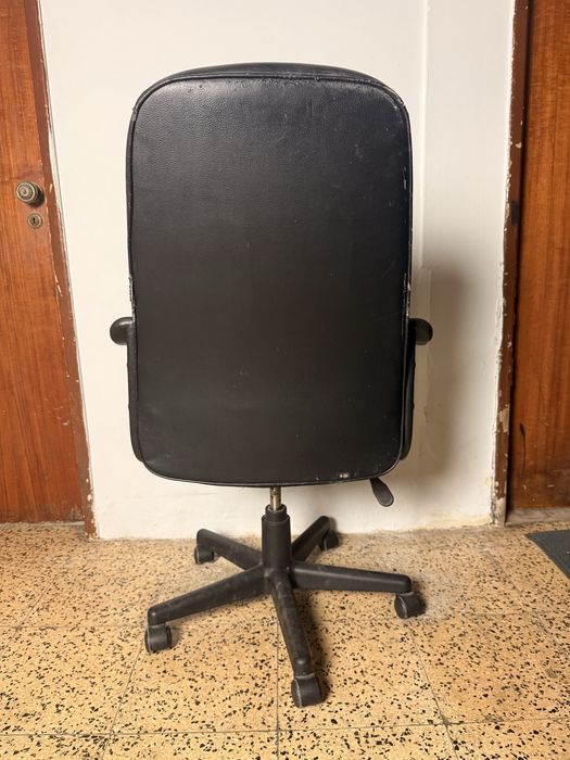 Vendo 2 cadeiras de MESA DE COMPUTADOR