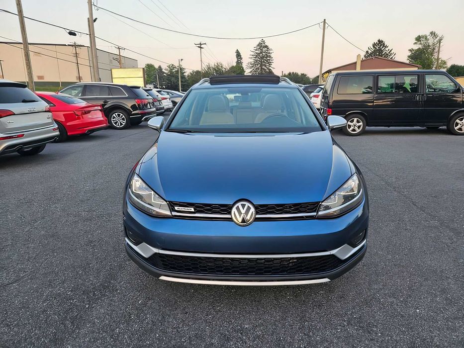 Volkswagen Golf      2019