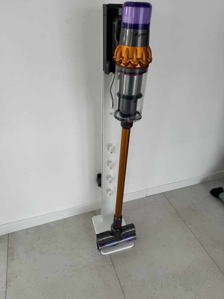 Odkurzacz Dyson V15 nowy plus stojak