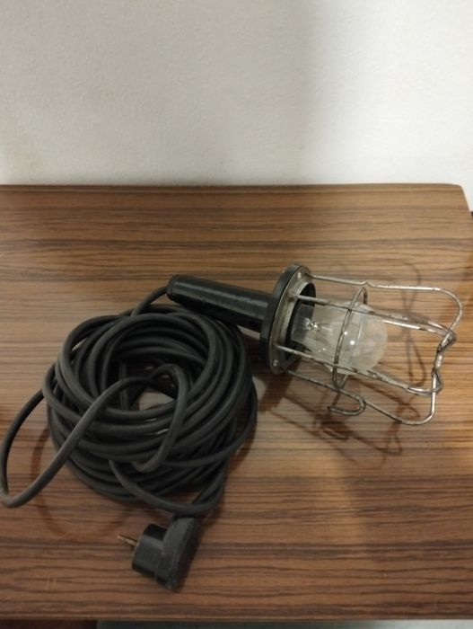 Przenośna lampa PRL z kablem