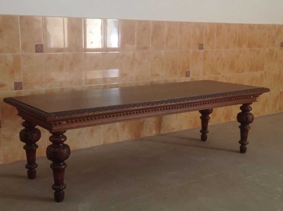 Великий, майже три метри,розкішний, дубовий стіл ручної роботи
