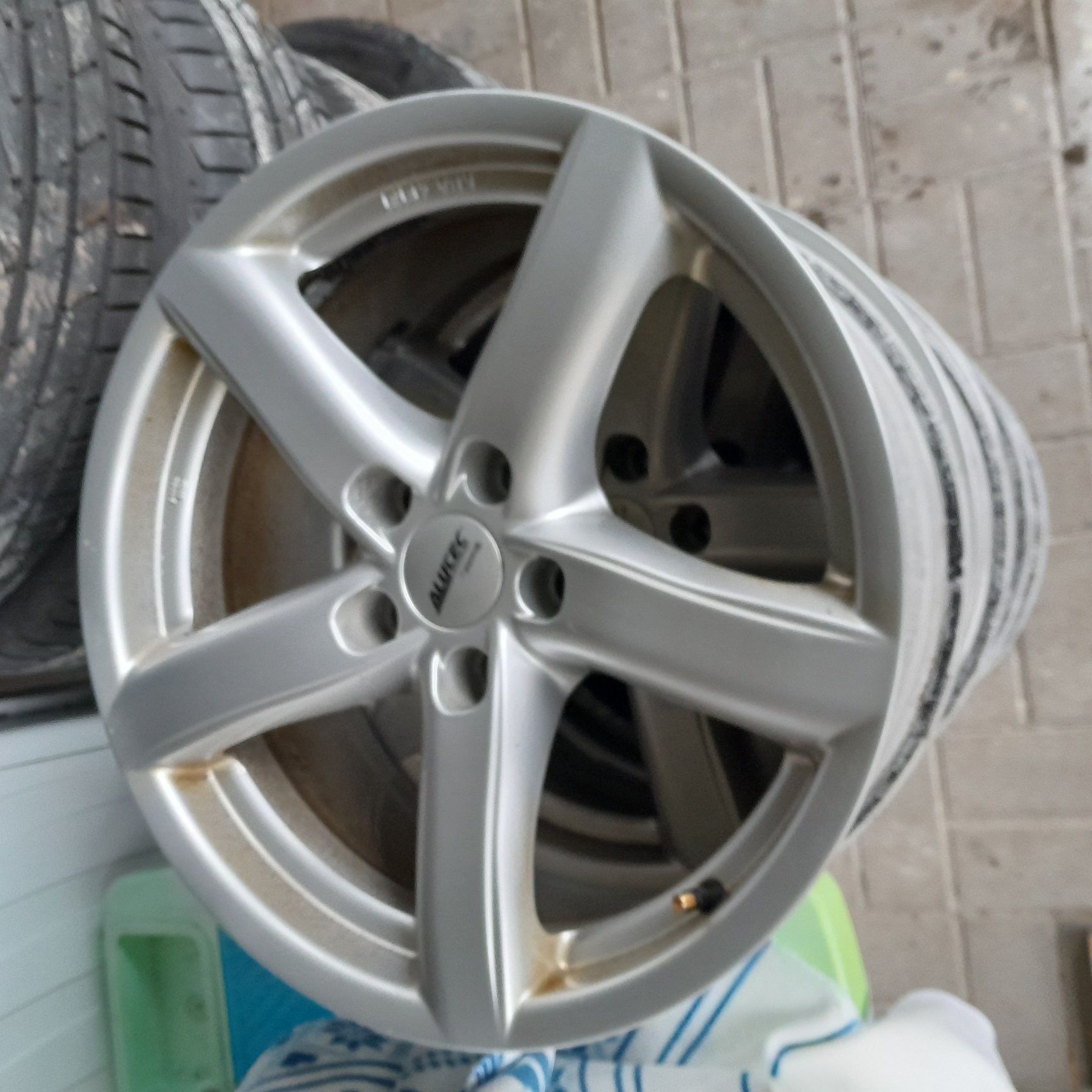 Felgi aluminiowe alu 17 cali audi a6 vw passat 5x112  opony 225/55 r17