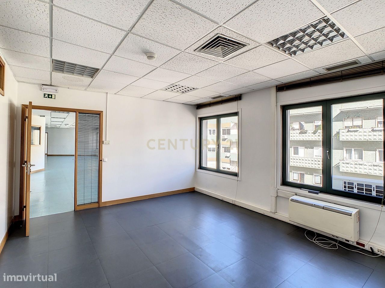 Escritório com 340 m2 na Av. Columbano Bordalo Pinheiro, Lisboa