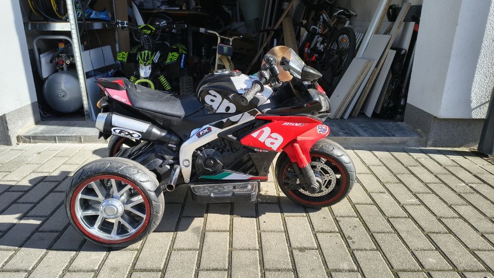 Motorek elektryczny dla dziecka Aprilla
