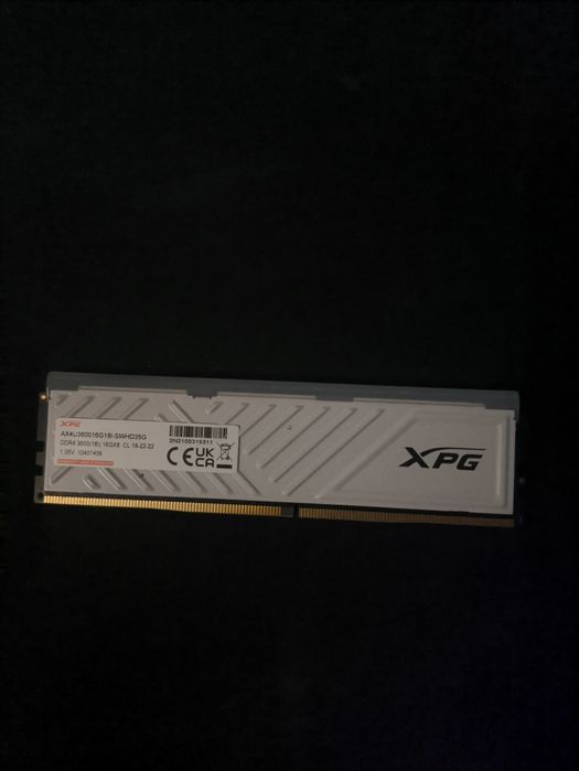 XPG D35 White 16GB 3600MHz DDR4
Продаю мо