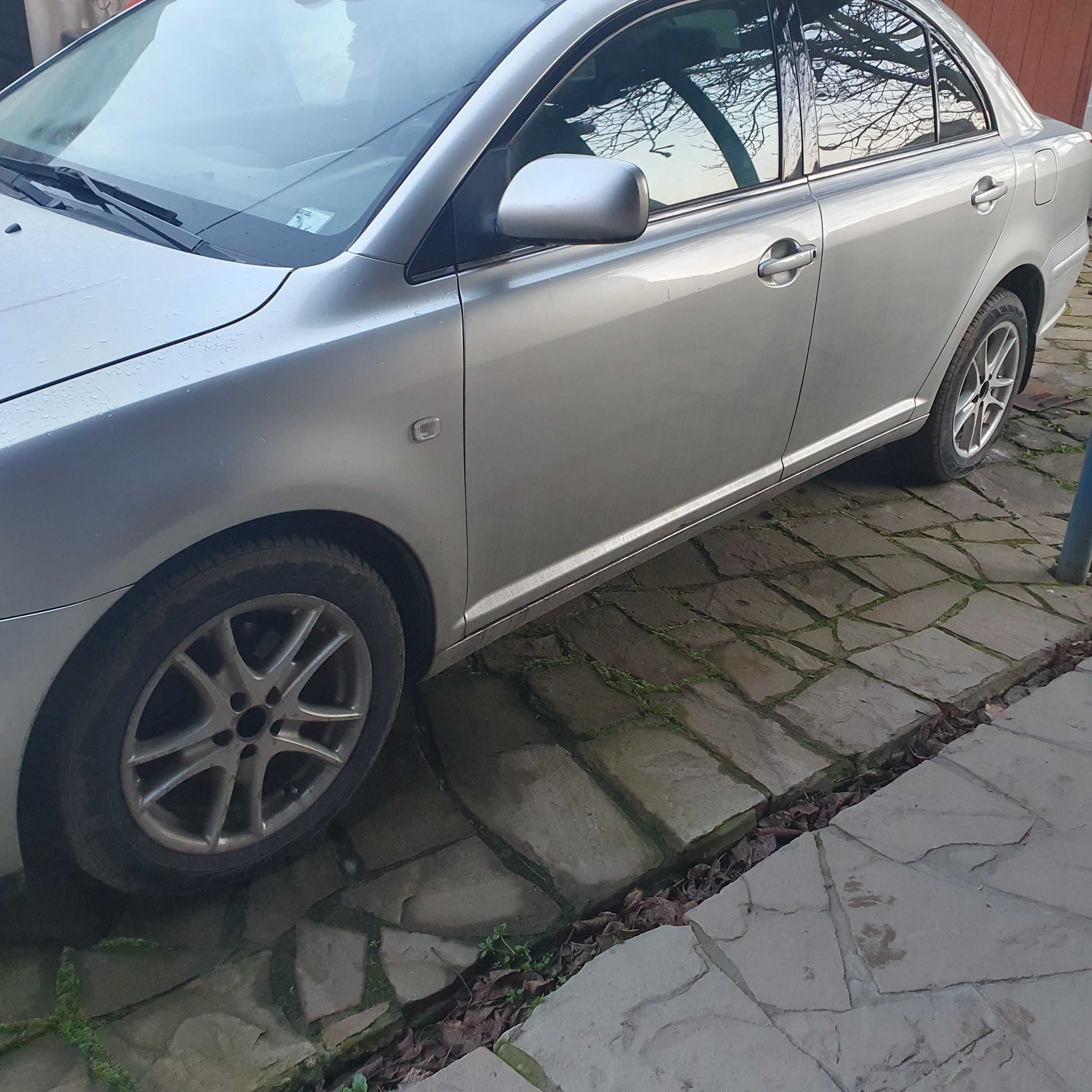 Toyota Avensis 2005 1.8газ