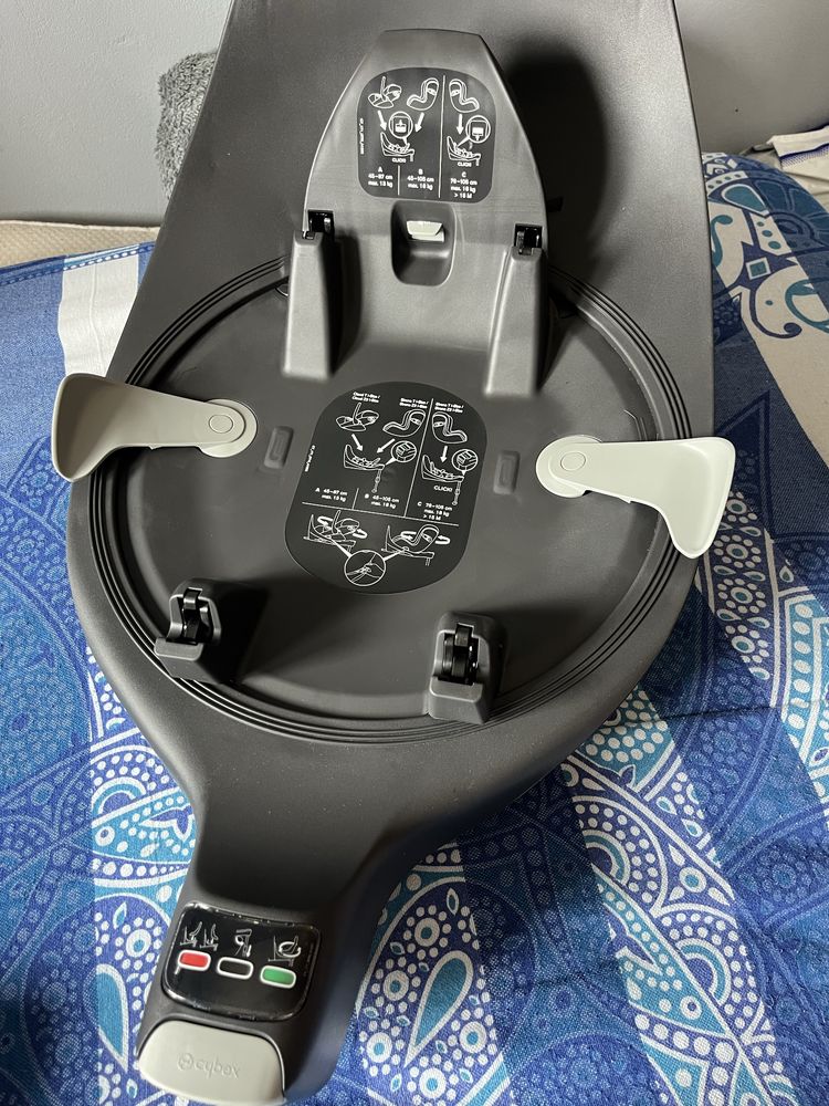 Cadeira e isofix Cybex
