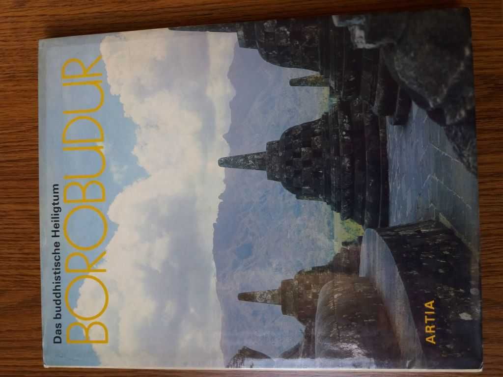 "Borobudur" B. Forman