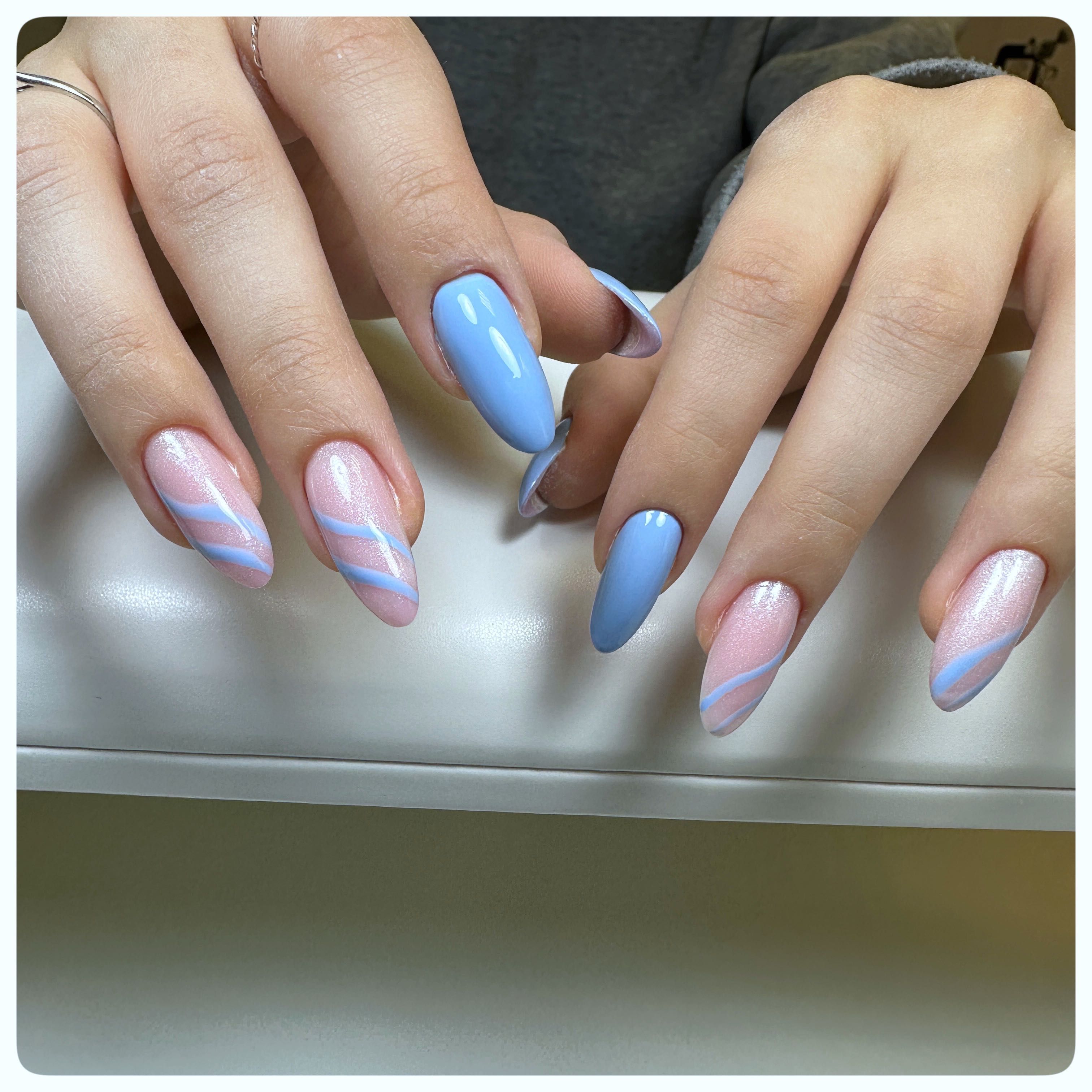 Manicure hybrydowy