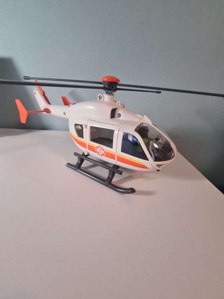 Продам детский вертолёт скорой помощи