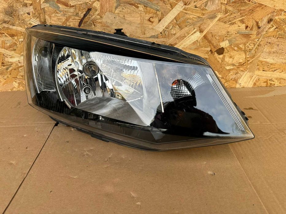 Skoda Fabia III 3 14- 6v1 Lampa prawa przedni przód Ładna