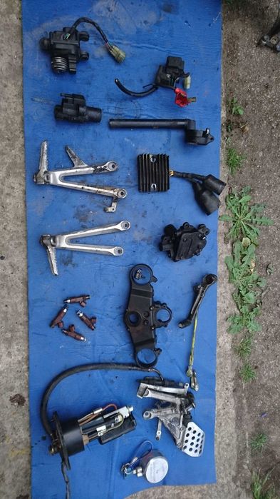 honda cbr 1000 rr 2007 regulator stelaz  czesci set stelaz