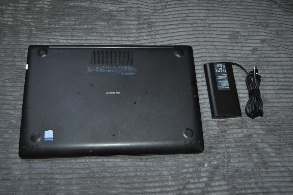 Dell Latitude 3590 15,6 " i5-8250U 16Gb ddr4 256Gb ssd Win10P  FHD