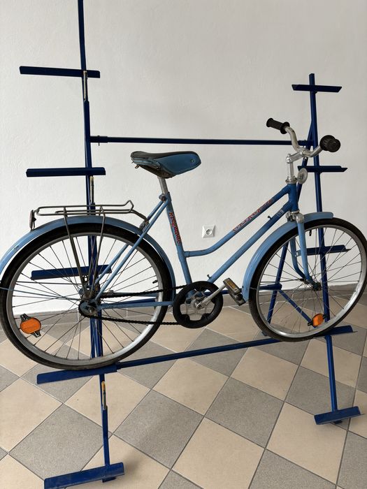 stojak pionowy na pięć rowerów