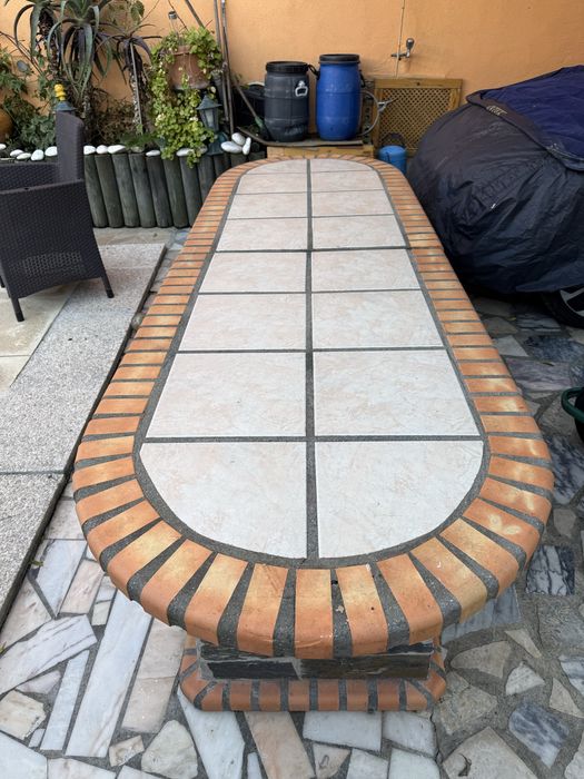 Mesa de pedra rústica