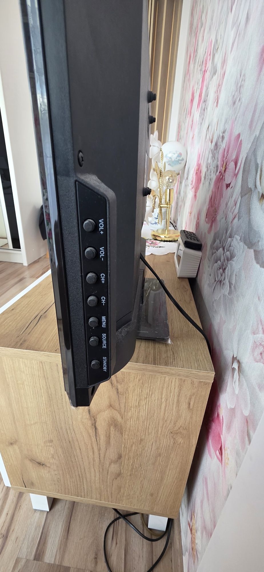 Sharp Lc-22CFE4000E 22 cale