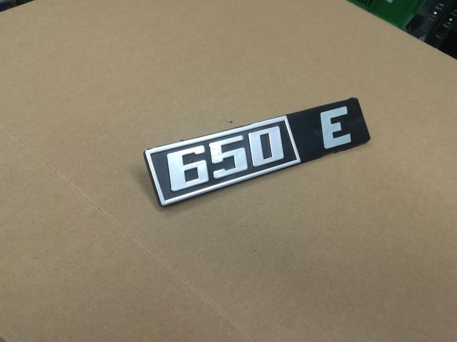 Fiat 126p emblemat 650 E. Nowy