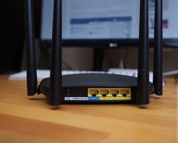 Роутер Tenda AC5. ГГц - 5, 2.4 + usb кабель для павербанку.