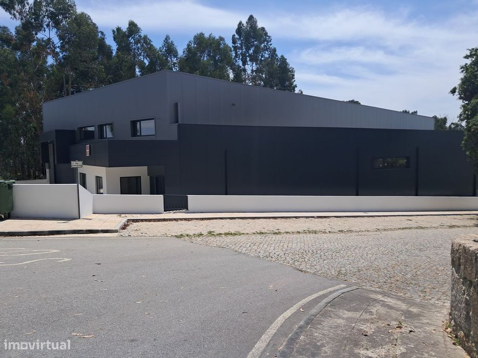 Pavilhão novo para armazém ou indústria