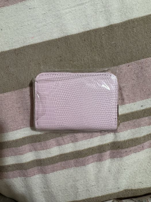 Carteira rosa com textura